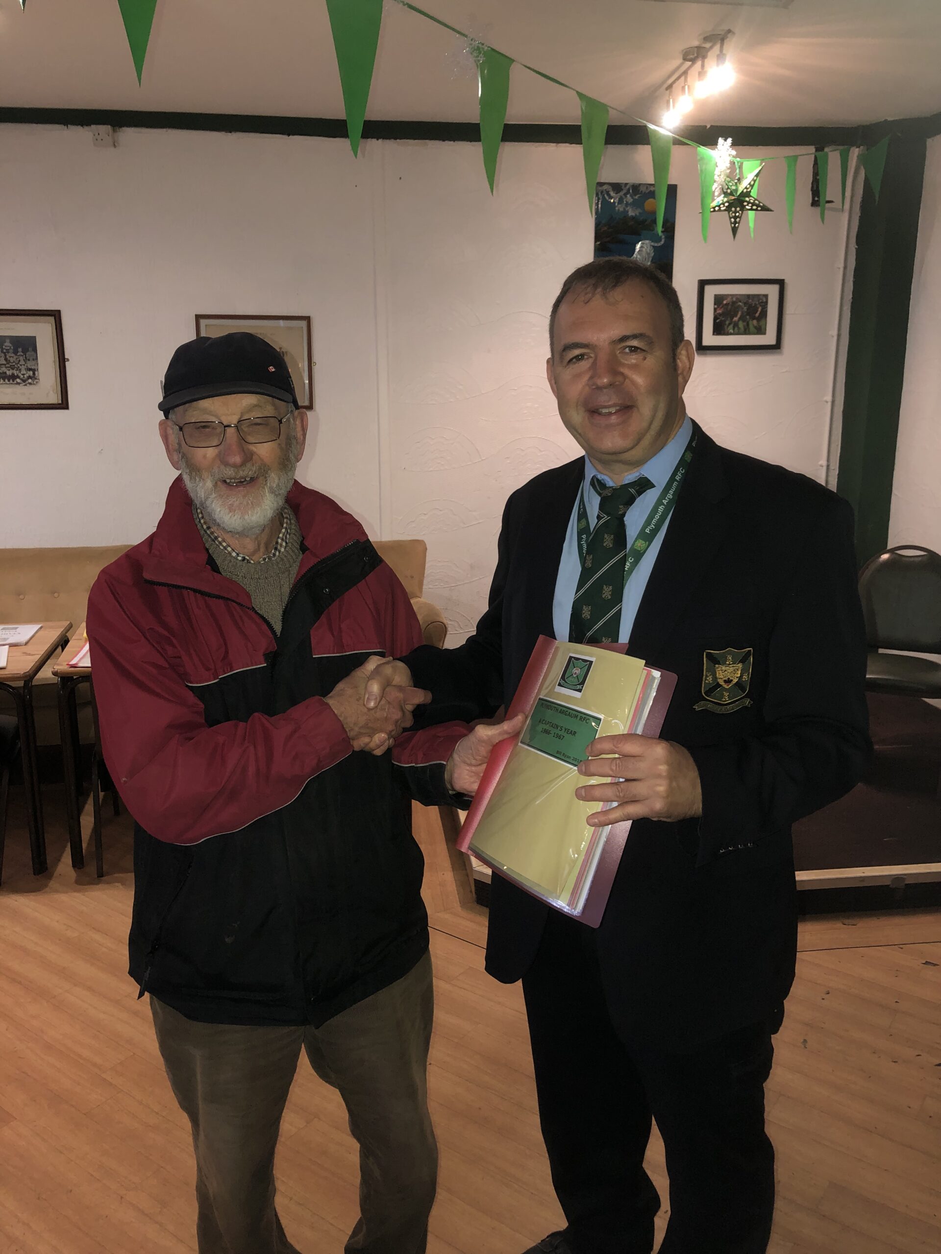 Bill Ryan presents A Captains Year to Richard Belli at PAPPA 6